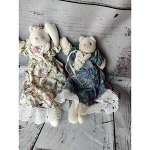 Vintage Fold Art Stuffed Cats In Dresses Shelf Sitters Handmade?